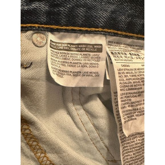 Men's Levis, 550, 42W x 29L - Picture 2 of 9